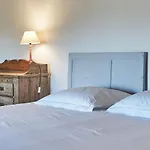La Cour Du Marronnier
