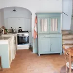 La Cour Du Marronnier