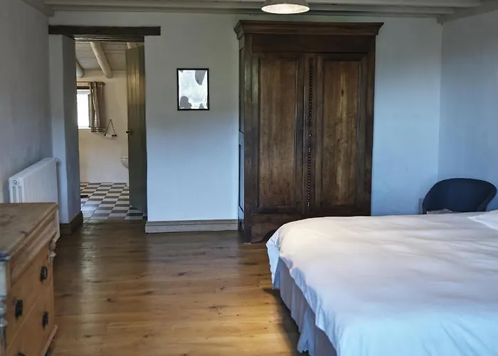 ゲストハウス La Cour Du Marronnier 3*