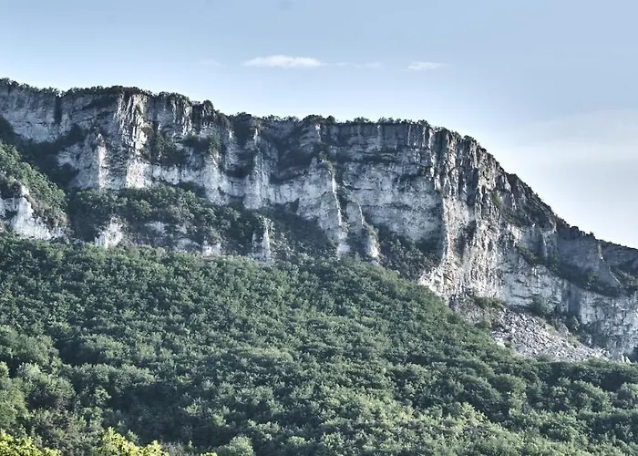 ゲストハウス La Cour Du Marronnier 3*